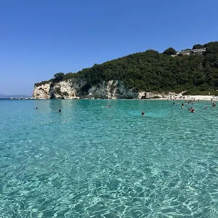 Toula 10mins From Voutoumi *