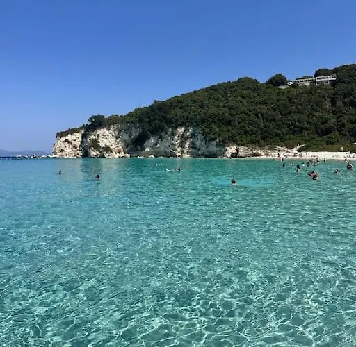 Toula 10mins From Voutoumi *