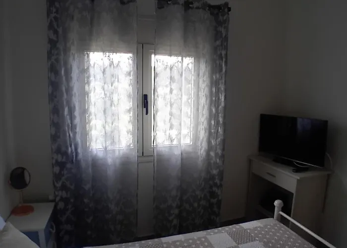 Toula 10mins From Voutoumi بيت للعطل