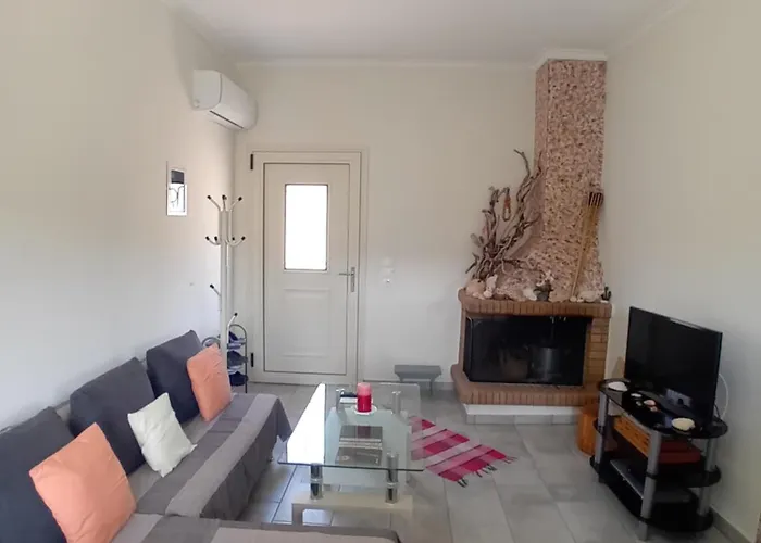 Toula 10mins From Voutoumi أنتيباكسوس